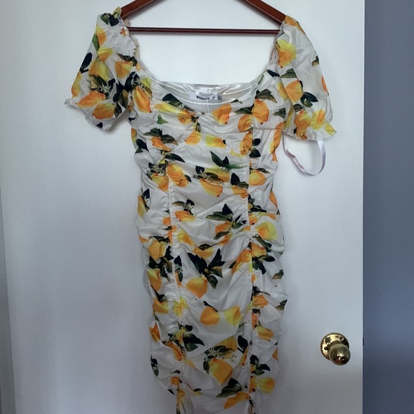 NEW!! MISSGUIDED Milkmaid Lemon Print Ruched Mini Dress Sz 8 US - Picture 5 of 5